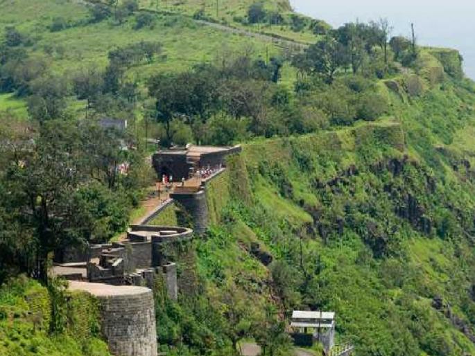 Lovers jump from Pavangad on Panhala into valley Kolhapur, both injured | Kolhapur: प्रेमीयुगलाने पन्हाळ्यावरील पावनगडावरुन दरीत मारली उडी, दोघेही जखमी Lovers jump from Pavangad on Panhala into valley Kolhapur, both injured | Kolhapur: प्रेमीयुगलाने पन्हाळ्यावरील पावनगडावरुन दरीत मारली उडी, दोघेही जखमी