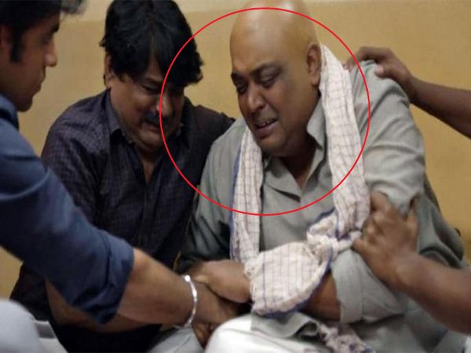 Panchayat 2 Prahlad Pandey Aka Faisal Malik Was Scared About Last Episode | Panchayat 2 : शहीद मुलावर अंत्यसंस्कार करणारा 'बापमाणूस'; 'तो' सीन वाचूनच घाबरले होते 'पंचायत'चे 'उपप्रधान' Panchayat 2 Prahlad Pandey Aka Faisal Malik Was Scared About Last Episode | Panchayat 2 : शहीद मुलावर अंत्यसंस्कार करणारा 'बापमाणूस'; 'तो' सीन वाचूनच घाबरले होते 'पंचायत'चे 'उपप्रधान'