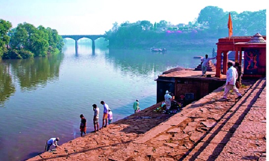Scorpio Mahavarvakal - Awareness about cleanliness in the field of Karveer: Inclusion of Bhogavati river in 12 phases of the country | करवीर क्षेत्रात आॅक्टोबरपासून वृश्चिक महापर्वकाल-स्वच्छताविषयी जागृती : देशातील १२ पर्वकालामध्ये भोगावती नदीचा समावेश Scorpio Mahavarvakal - Awareness about cleanliness in the field of Karveer: Inclusion of Bhogavati river in 12 phases of the country | करवीर क्षेत्रात आॅक्टोबरपासून वृश्चिक महापर्वकाल-स्वच्छताविषयी जागृती : देशातील १२ पर्वकालामध्ये भोगावती नदीचा समावेश