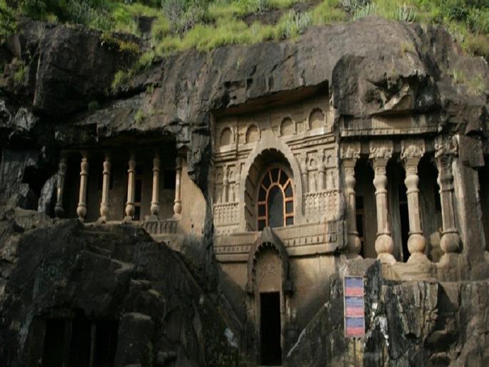 The pandwalani's sensor in Nashik started getting chemically from the chemical process | नाशिकमधील पांडवलेणीच्या सौंदर्याला रासायनिक प्रक्रियेतून मिळणार झळाळी