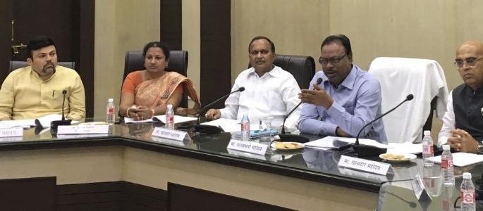 Prepare the plan for 'Pandan' by 31st March | ‘पांदण’साठी ३१ मार्चपर्यंत आराखडे तयार करा Prepare the plan for 'Pandan' by 31st March | ‘पांदण’साठी ३१ मार्चपर्यंत आराखडे तयार करा