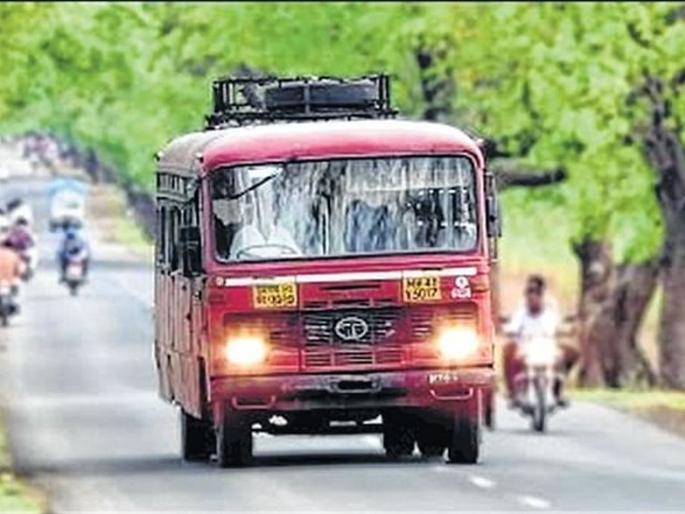 Pandhari's attraction to ST along with Warakaris; 47 lakh hit for second year in a row! | वारकऱ्यांसह एसटीलाही पंढरीची ओढ; सलग दुसऱ्या वर्षी ४७ लाखांचा फटका! Pandhari's attraction to ST along with Warakaris; 47 lakh hit for second year in a row! | वारकऱ्यांसह एसटीलाही पंढरीची ओढ; सलग दुसऱ्या वर्षी ४७ लाखांचा फटका!