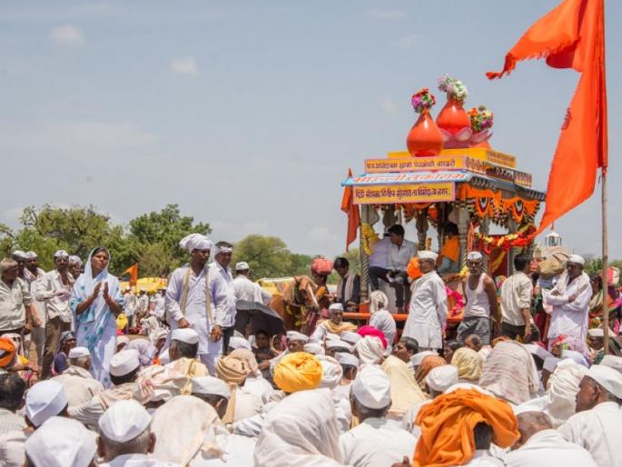 Ashadhi Wari is symbolic; Only allowed palanquin ceremonies in Pandharpur | Breaking; आषाढीवारी प्रतिकात्मकच; परवानगी असलेल्याच पालख्यांना पंढरपुरात प्रवेश Ashadhi Wari is symbolic; Only allowed palanquin ceremonies in Pandharpur | Breaking; आषाढीवारी प्रतिकात्मकच; परवानगी असलेल्याच पालख्यांना पंढरपुरात प्रवेश
