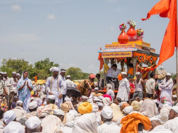Curfew in 9 surrounding villages including Pandharpur from 17th to 25th July on the backdrop of Ashadi | आषाढीच्या पार्श्वभूमीवर १७ ते  २५ जुलै दरम्यान पंढरपूरसह आसपासच्या ९ गावात संचारबंदी