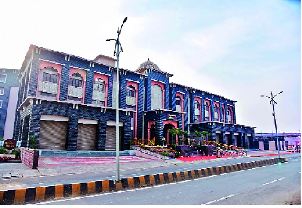 Megasankul of the facilities at Pandharpur: Bhakta Niwas | पंढरपुरातील सुविधांचे मेगासंकुल : भक्त निवास  Megasankul of the facilities at Pandharpur: Bhakta Niwas | पंढरपुरातील सुविधांचे मेगासंकुल : भक्त निवास