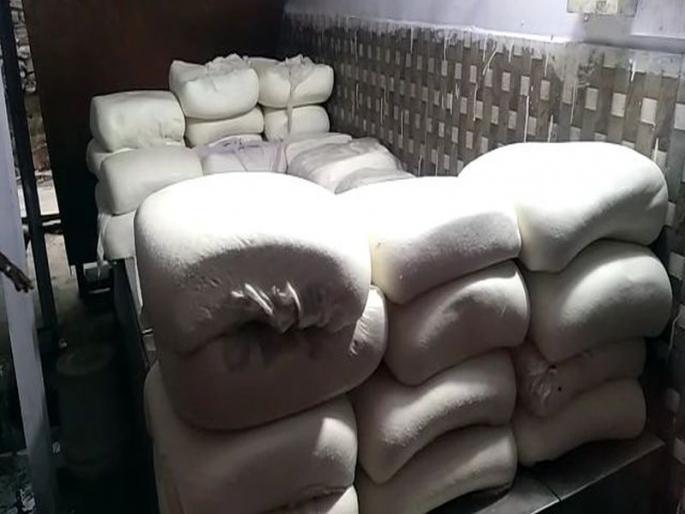 Video: Two thousand kg of fake paneer seized from Vasai | Video : वसईतून अडीच हजार किलो बनावट पनीर जप्त Video: Two thousand kg of fake paneer seized from Vasai | Video : वसईतून अडीच हजार किलो बनावट पनीर जप्त