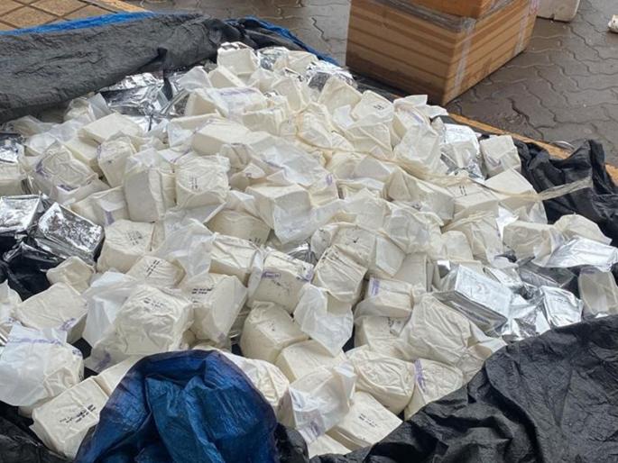 in goa food seized at mhapasa bus station action by the food and drug administration | म्हापसा बस स्थानकावर अन्नपदार्थ जप्त; अन्न व औषध प्रशासनाची कारवाई in goa food seized at mhapasa bus station action by the food and drug administration | म्हापसा बस स्थानकावर अन्नपदार्थ जप्त; अन्न व औषध प्रशासनाची कारवाई