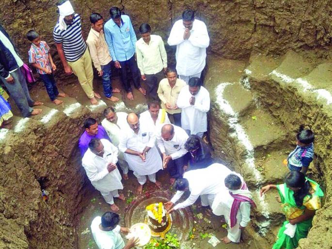 Savarkar will not allow funds to be available for the convenience of devotees | भाविकांच्या सुविधेसाठी निधी कमी पडू देणार नाही - सावरकर Savarkar will not allow funds to be available for the convenience of devotees | भाविकांच्या सुविधेसाठी निधी कमी पडू देणार नाही - सावरकर