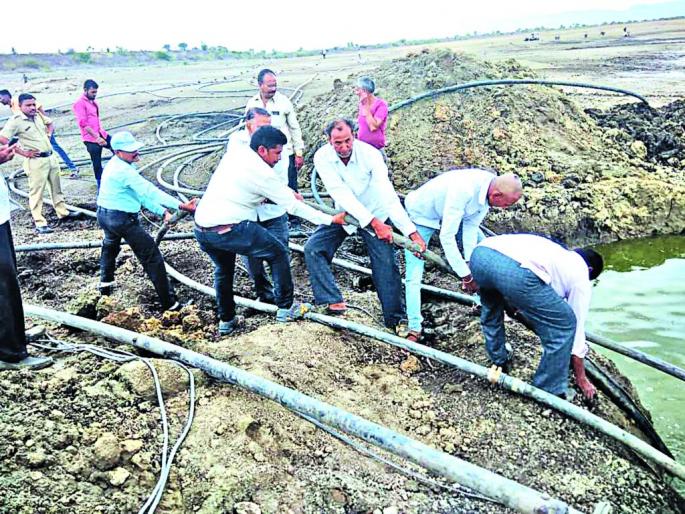 Hyawara project seized illegal water extraction vehicle | हिवरा प्रकल्पातील अवैध पाणी उपसा मोटारी जप्त