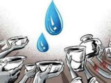 This year, despite the 140 percent rainfall, four villages were hit by scarcity | यंदा 140 टक्के पाऊस होऊनही चार गावांना टंचाई This year, despite the 140 percent rainfall, four villages were hit by scarcity | यंदा 140 टक्के पाऊस होऊनही चार गावांना टंचाई