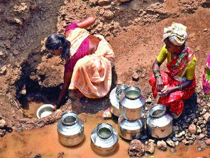 Tribal villagers in Panvel are dry | पनवेलमधील आदिवासींच्या घशाला कोरड