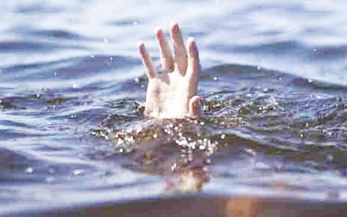 Fear of youth drowning after bathing | रंगपंचमीनंतर आंघोळीसाठी गेलेला तरुण बुडाल्याची भीती