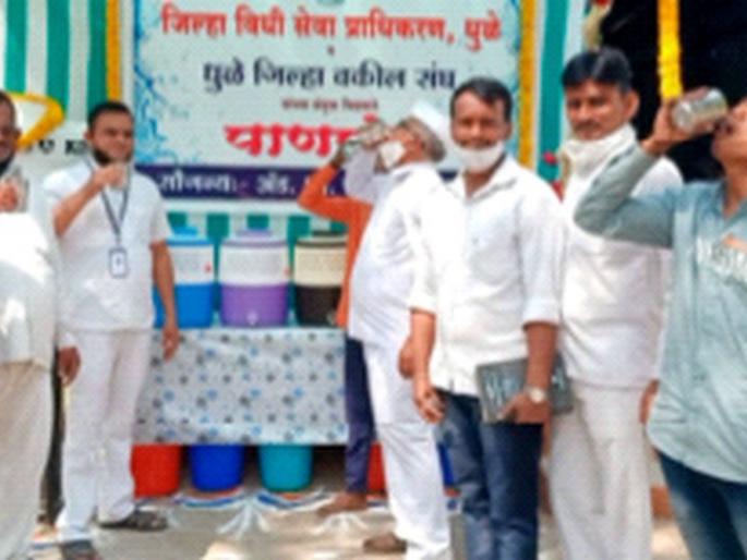 In the scorching sun, there is thirst, water poi in some places | रणरणत्या उन्हात होतेय तृष्णातृप्ती, ठिकठिकाणी पाणपोई In the scorching sun, there is thirst, water poi in some places | रणरणत्या उन्हात होतेय तृष्णातृप्ती, ठिकठिकाणी पाणपोई