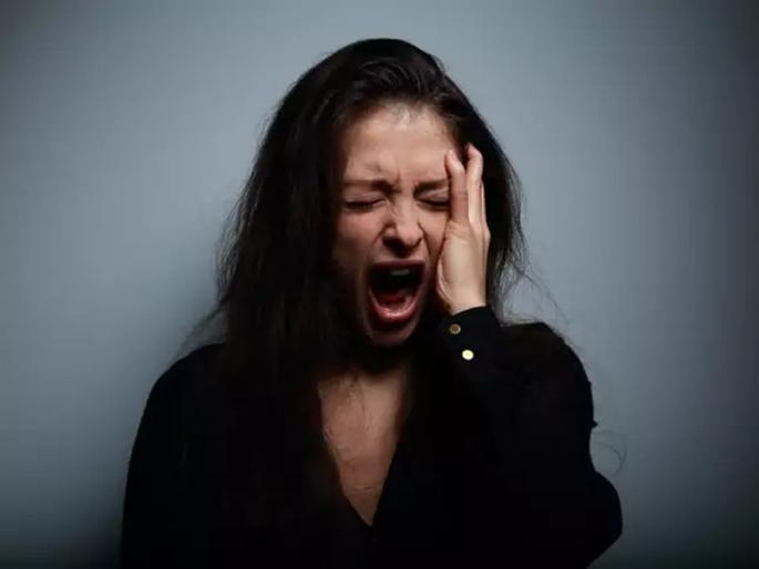 How to handle panic attack in winter what is reason | थंडीमध्ये पॅनिक अटॅकचा वाढता धोका; जाणून घ्या लक्षणं आणि कारणं! How to handle panic attack in winter what is reason | थंडीमध्ये पॅनिक अटॅकचा वाढता धोका; जाणून घ्या लक्षणं आणि कारणं!