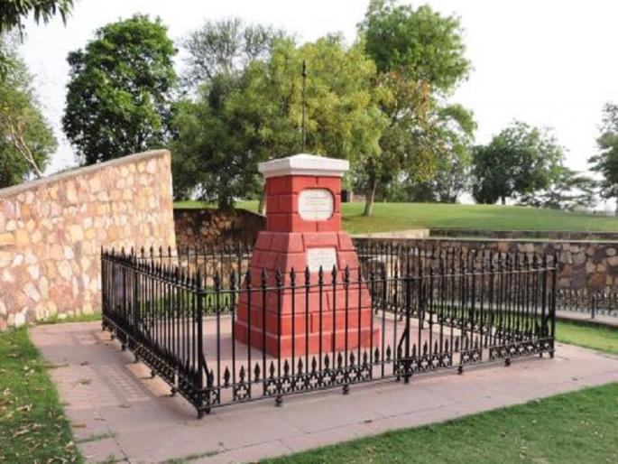 archaeological efforts will be made for the monument in panipat said neelam gorhe | पानिपतमधील स्मारकासाठी पुरातत्त्व प्रयत्न करणार- डॉ. नीलम गोऱ्हे archaeological efforts will be made for the monument in panipat said neelam gorhe | पानिपतमधील स्मारकासाठी पुरातत्त्व प्रयत्न करणार- डॉ. नीलम गोऱ्हे
