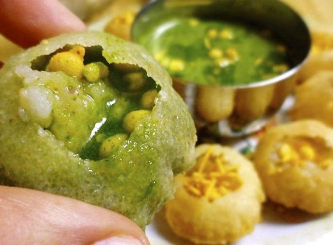Corona Lockdown Efect: Panipuri business worth millions of rupees Stopped in Akola | Corona Lockdown Efect :  लाखो रुपयांचा पाणीपुरी व्यवसाय ठप्प! Corona Lockdown Efect: Panipuri business worth millions of rupees Stopped in Akola | Corona Lockdown Efect :  लाखो रुपयांचा पाणीपुरी व्यवसाय ठप्प!