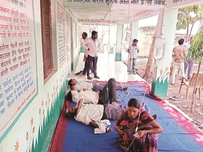 57 people poisoned due to Panipuri; Incident in Chabhra village of Nanded district | नांदेड जिल्ह्यात पाणीपुरी खाल्ल्याने ५७ जणांना विषबाधा; रुग्णात लहानमुलांची संख्या जास्त 57 people poisoned due to Panipuri; Incident in Chabhra village of Nanded district | नांदेड जिल्ह्यात पाणीपुरी खाल्ल्याने ५७ जणांना विषबाधा; रुग्णात लहानमुलांची संख्या जास्त