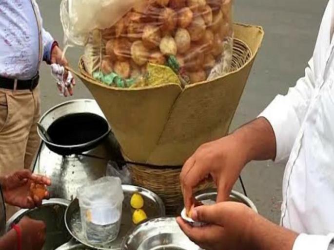 Two goons attacked Panipuri driver with knife for demanding money | पैसे मागितल्याने दोन गुंडांचा पाणीपुरीचालकावर चाकू हल्ला Two goons attacked Panipuri driver with knife for demanding money | पैसे मागितल्याने दोन गुंडांचा पाणीपुरीचालकावर चाकू हल्ला