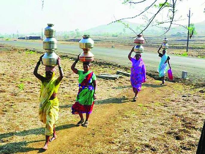 Water supply to 9 villages in Buldana taluka by tanker | बुलडाणा तालुक्यात ९ गावांना टँकरद्वारे पाणी पुरवठा Water supply to 9 villages in Buldana taluka by tanker | बुलडाणा तालुक्यात ९ गावांना टँकरद्वारे पाणी पुरवठा
