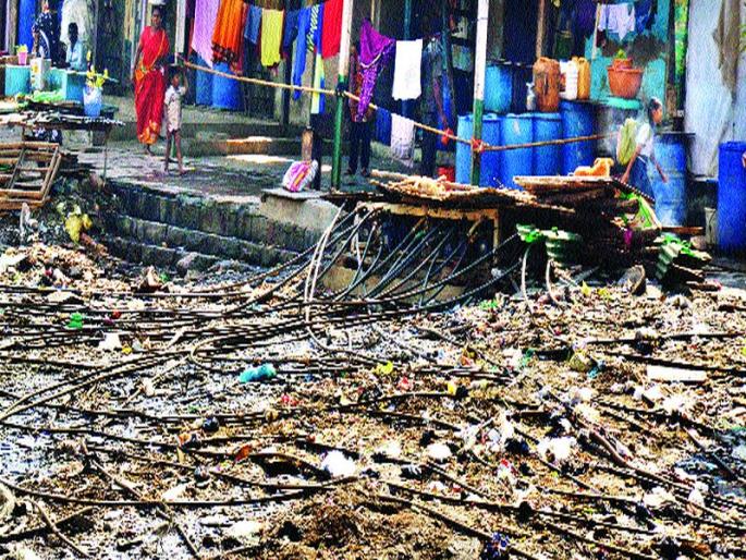Water supply in Mumbai everywhere due to uneven distribution and lack of planning | असमान वाटप आणि नियोजनाअभावी मुंबईत ठिकठिकाणी पाण्याची बोंब Water supply in Mumbai everywhere due to uneven distribution and lack of planning | असमान वाटप आणि नियोजनाअभावी मुंबईत ठिकठिकाणी पाण्याची बोंब