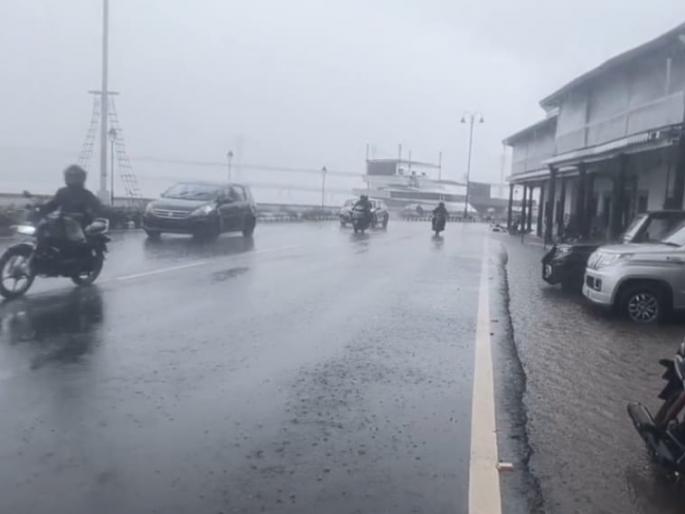 Rain continues in the state Life disrupted by heavy rains  | राज्यात धुवाधार सुरुच : मुसळधार पावसाने जनजीवन विस्कळीत  Rain continues in the state Life disrupted by heavy rains  | राज्यात धुवाधार सुरुच : मुसळधार पावसाने जनजीवन विस्कळीत