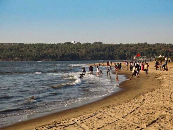 Corporation fines 15 tourists for walking without mask in Panaji | पणजीत विना मास्क फिरताना १५ पर्यटकांना मनपाकडून दंड Corporation fines 15 tourists for walking without mask in Panaji | पणजीत विना मास्क फिरताना १५ पर्यटकांना मनपाकडून दंड