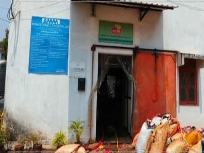 Goa: A factory in Khorli industrial area caught fire in the middle of the night | गोवा : खोर्ली औद्योगिक क्षेत्रातील फॅक्टरीला मध्यरात्री आग Goa: A factory in Khorli industrial area caught fire in the middle of the night | गोवा : खोर्ली औद्योगिक क्षेत्रातील फॅक्टरीला मध्यरात्री आग