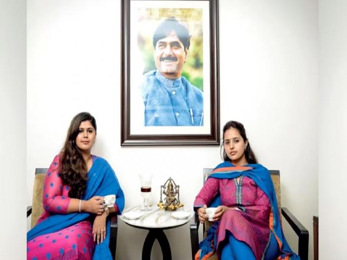 Pankaja Munde is being rehabilitated; But what about Pritam Munde? | सलग दोन पराभवानंतर पंकजा मुंडेंचे पुनर्वसन होतंय; पण माजी खासदार प्रीतम मुंडेंचे काय? Pankaja Munde is being rehabilitated; But what about Pritam Munde? | सलग दोन पराभवानंतर पंकजा मुंडेंचे पुनर्वसन होतंय; पण माजी खासदार प्रीतम मुंडेंचे काय?