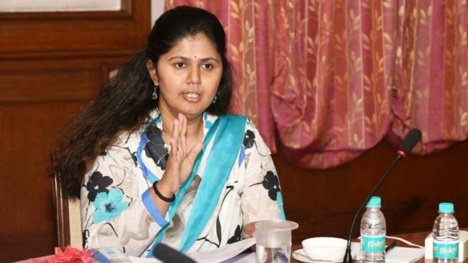 Rajmata Jijau Swavalamban Award distribution by Pankaja Munde in Pune | आधार बनल्यास महिलांना सन्मान : पंकजा मुंडे; पुण्यात पुरस्कार वितरण सोहळा Rajmata Jijau Swavalamban Award distribution by Pankaja Munde in Pune | आधार बनल्यास महिलांना सन्मान : पंकजा मुंडे; पुण्यात पुरस्कार वितरण सोहळा