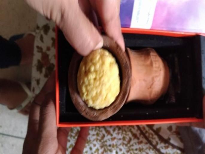 Speakers invited from Amazon; Diwali celebrities and laddo | अॅमेझॉनवरुन मागवले स्पीकर; आल्या दिवाळीच्या पणत्या अन् लाडू  Speakers invited from Amazon; Diwali celebrities and laddo | अॅमेझॉनवरुन मागवले स्पीकर; आल्या दिवाळीच्या पणत्या अन् लाडू