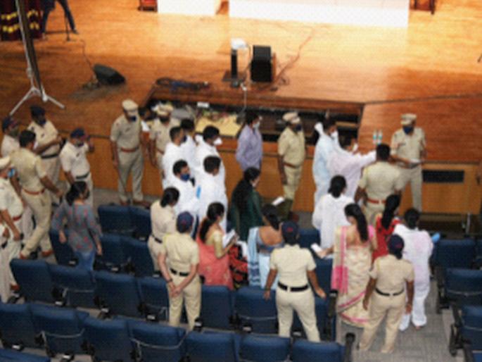 Suspension of 15 corporators of Panvel Municipal Corporation | पनवेल महापालिकेतील १५ नगरसेवकांचे निलंबन Suspension of 15 corporators of Panvel Municipal Corporation | पनवेल महापालिकेतील १५ नगरसेवकांचे निलंबन