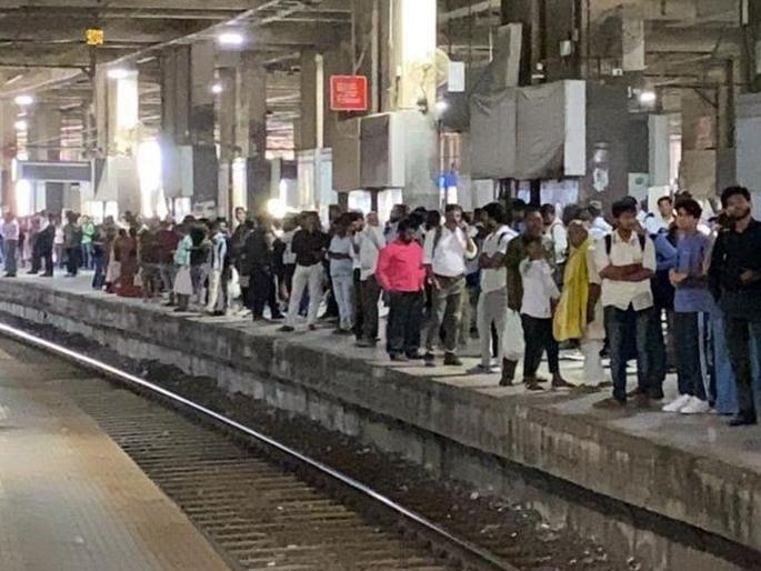 CET examinees affected by local confusion | लोकल गोंधळाचा फटका सीईटी परीक्षार्थींना CET examinees affected by local confusion | लोकल गोंधळाचा फटका सीईटी परीक्षार्थींना