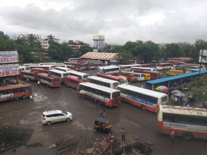 Seven special trains from Panvel ST Depot for Ganeshotsav, crowd of many people | गणेशोत्सवासाठी पनवेल आगारातून सात विशेष गाड्या, चाकरमान्यांची गर्दी Seven special trains from Panvel ST Depot for Ganeshotsav, crowd of many people | गणेशोत्सवासाठी पनवेल आगारातून सात विशेष गाड्या, चाकरमान्यांची गर्दी