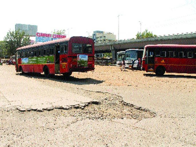 Panvel's ST Depot | पनवेलचे एसटी आगार खड्ड्यांत Panvel's ST Depot | पनवेलचे एसटी आगार खड्ड्यांत