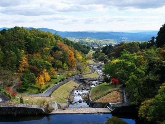 Japan govt give cash reward to couples on child birth in Nagi town | मुल जन्माला घालण्यासाठी सरकारकडून जोडप्यांना लाखों रुपयांच बक्षिस! Japan govt give cash reward to couples on child birth in Nagi town | मुल जन्माला घालण्यासाठी सरकारकडून जोडप्यांना लाखों रुपयांच बक्षिस!