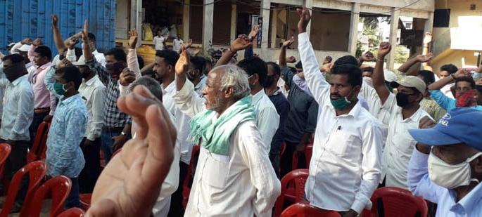 Hire paper mill workers immediately..otherwise violent agitation | पेपर मिल कामगारांना तात्काळ कामावर घ्या..अन्यथा उग्र आंदोलन Hire paper mill workers immediately..otherwise violent agitation | पेपर मिल कामगारांना तात्काळ कामावर घ्या..अन्यथा उग्र आंदोलन