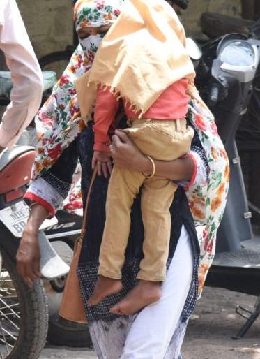 Nagpur @ 46.4: Increasing mercury, sweating flow | नागपूर @ ४६.४ : वाढता पारा, घामाच्या धारा