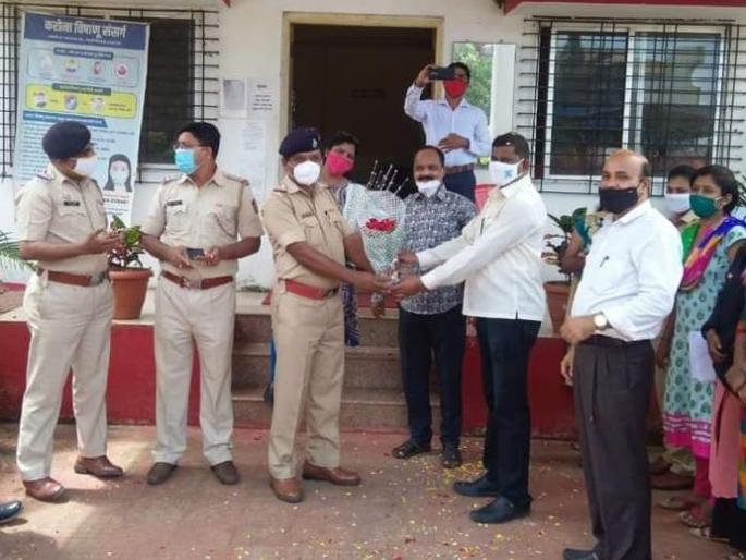 Traffic Police Vishwajeet Parab defeated Corona! | वाहतूक पोलीस विश्वजीत परब यांनी कोरोनावर केली मात ! Traffic Police Vishwajeet Parab defeated Corona! | वाहतूक पोलीस विश्वजीत परब यांनी कोरोनावर केली मात !