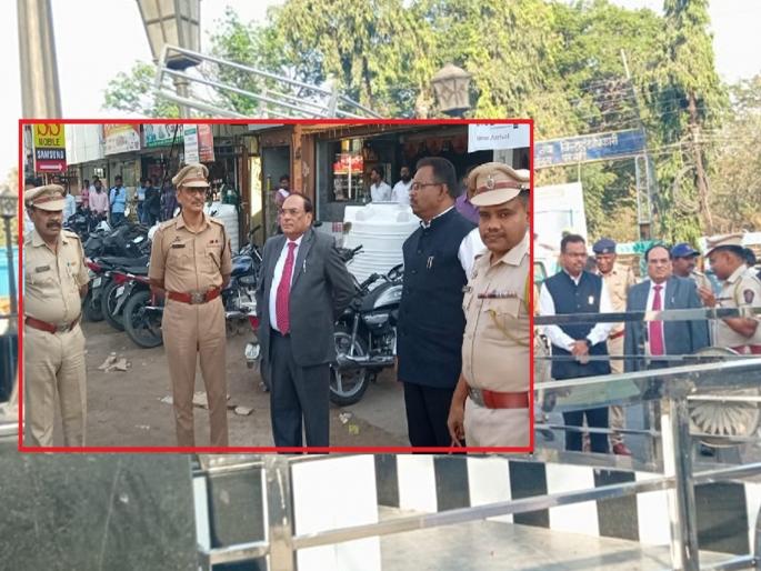 Retired Justice Vijay Achaliya, head of the inquiry committee, visits Parbhani | चौकशी समितीचे प्रमुख परभणीत; डॉ. बाबासाहेब आंबेडकर पुतळा परिसराची केली पाहणी Retired Justice Vijay Achaliya, head of the inquiry committee, visits Parbhani | चौकशी समितीचे प्रमुख परभणीत; डॉ. बाबासाहेब आंबेडकर पुतळा परिसराची केली पाहणी