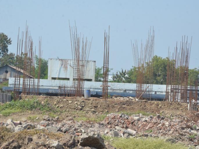 When will the busport dream come true? Work stopped due to lack of funds | बसपोर्टचे स्वप्न कधी पूर्ण होणार ? निधी अभावी काम बंद