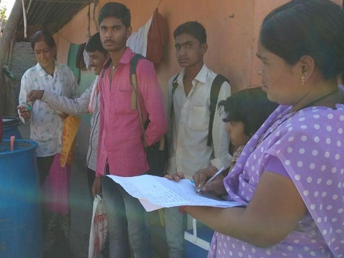 A thorough scrutiny of ration shops distributing off-line grains; Selection of 20 shops in Bhiwandi | आॅफ लााईन धान्य वितरण होणाऱ्या शिधावाटप दुकानांची कसून तपासणी; भिवंडीतील २० दुकानांची निवड A thorough scrutiny of ration shops distributing off-line grains; Selection of 20 shops in Bhiwandi | आॅफ लााईन धान्य वितरण होणाऱ्या शिधावाटप दुकानांची कसून तपासणी; भिवंडीतील २० दुकानांची निवड