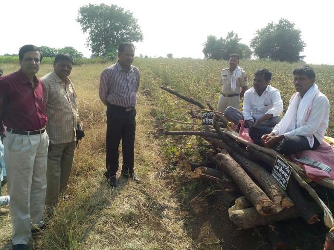 Fasting and hunger strike on farmers' feet for full debt waiver | संपूर्ण कर्जमाफीसाठी पूर्णायेथील शेतक-यांचे सरणावर बसून उपोषण Fasting and hunger strike on farmers' feet for full debt waiver | संपूर्ण कर्जमाफीसाठी पूर्णायेथील शेतक-यांचे सरणावर बसून उपोषण