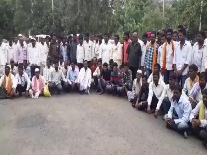 Warning to boycott Assembly elections for the road in Parabhani | रस्त्यासाठी विधानसभा निवडणुकीवर बहिष्कार टाकण्याचा इशारा Warning to boycott Assembly elections for the road in Parabhani | रस्त्यासाठी विधानसभा निवडणुकीवर बहिष्कार टाकण्याचा इशारा