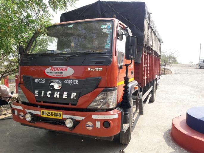 In Paroli, a special squad of police arrested 40 grandchildren of Gutka | परळीत पोलिसाच्या विशेष पथकाने पकडला ४० पोते गुटखा