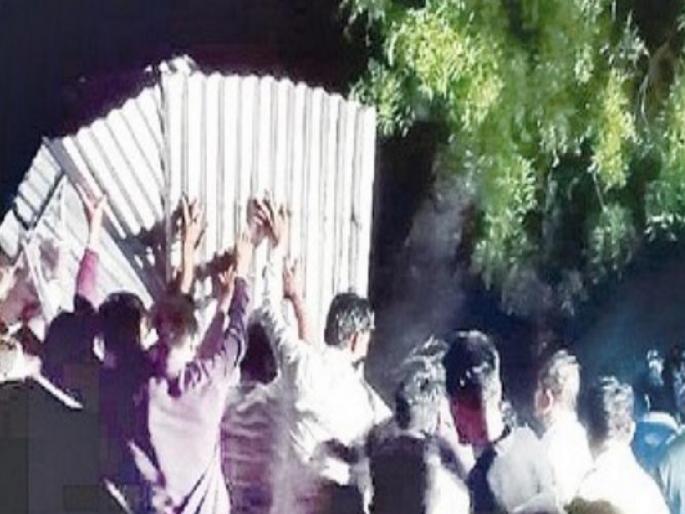 32 lakh aid for the families of the eight deceased in Paras incident Order of Collector | पारस दुर्घनेतील आठ मृतकांच्या कुटुंबियांसाठी ३२ लाखांची मदत; जिल्हाधिकाऱ्यांचा आदेश 32 lakh aid for the families of the eight deceased in Paras incident Order of Collector | पारस दुर्घनेतील आठ मृतकांच्या कुटुंबियांसाठी ३२ लाखांची मदत; जिल्हाधिकाऱ्यांचा आदेश