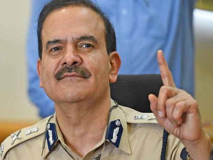 Notice of absconding outside Parambir Singh's house | परमबीर सिंह यांच्या घराबाहेर फरार असल्याची नोटीस Notice of absconding outside Parambir Singh's house | परमबीर सिंह यांच्या घराबाहेर फरार असल्याची नोटीस