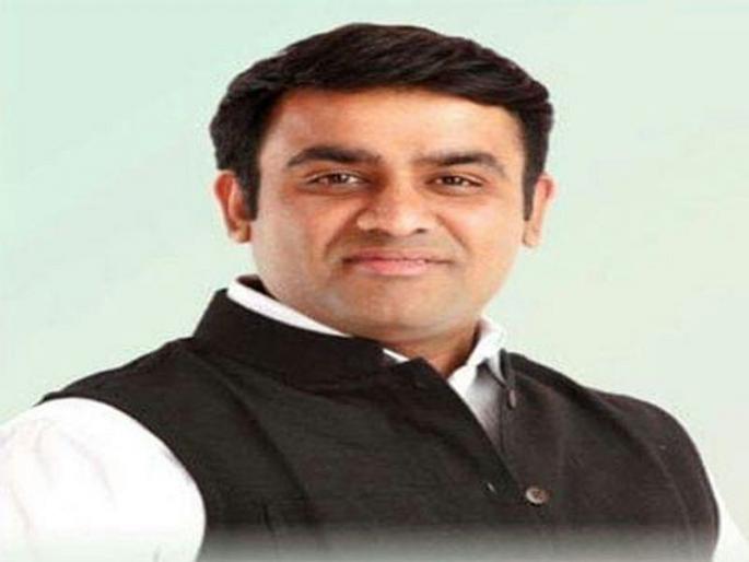 Determined to raise the standard of living of the citizens of the district - Dr. Parinay fuke | जिल्ह्यातील नागरिकांचे जीवनमान उंचावण्यासाठी कटीबद्ध - डॉ. परिणय फुके