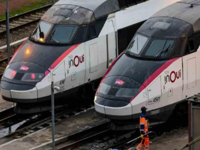 Vandalism, arson on France's high-speed train ahead of Paris Olympics opening | पॅरिस ऑलिम्पिकच्या उद्घाटनापूर्वी फ्रान्सच्या हायस्पीड ट्रेनमध्ये तोडफोड, जाळपोळ Vandalism, arson on France's high-speed train ahead of Paris Olympics opening | पॅरिस ऑलिम्पिकच्या उद्घाटनापूर्वी फ्रान्सच्या हायस्पीड ट्रेनमध्ये तोडफोड, जाळपोळ