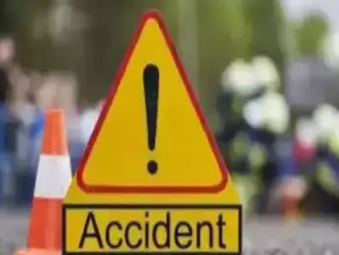 Two-wheeler hit by speeding trucker in parite Kolhapur, one killed on the spot | Kolhapur: भरधाव ट्रकरची दुचाकीस धडक, एकजण जागीच ठार; ट्रकचालक पसार Two-wheeler hit by speeding trucker in parite Kolhapur, one killed on the spot | Kolhapur: भरधाव ट्रकरची दुचाकीस धडक, एकजण जागीच ठार; ट्रकचालक पसार