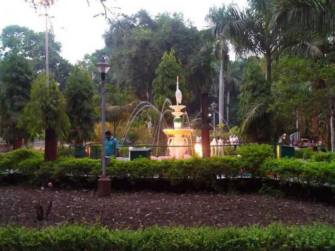 Corona hits park department by Rs 11 crore; Decreased income: A break for planned activities throughout the year | कोरोनामुळे महापालिकेच्या उद्यान विभागाला ११ कोटींचा फटका; उत्पन्न घटले Corona hits park department by Rs 11 crore; Decreased income: A break for planned activities throughout the year | कोरोनामुळे महापालिकेच्या उद्यान विभागाला ११ कोटींचा फटका; उत्पन्न घटले